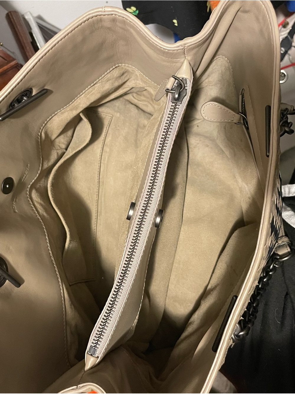Bottega Veneta Taupe and Black Intrecciato Shoulder Tote - Picture 3 of 7